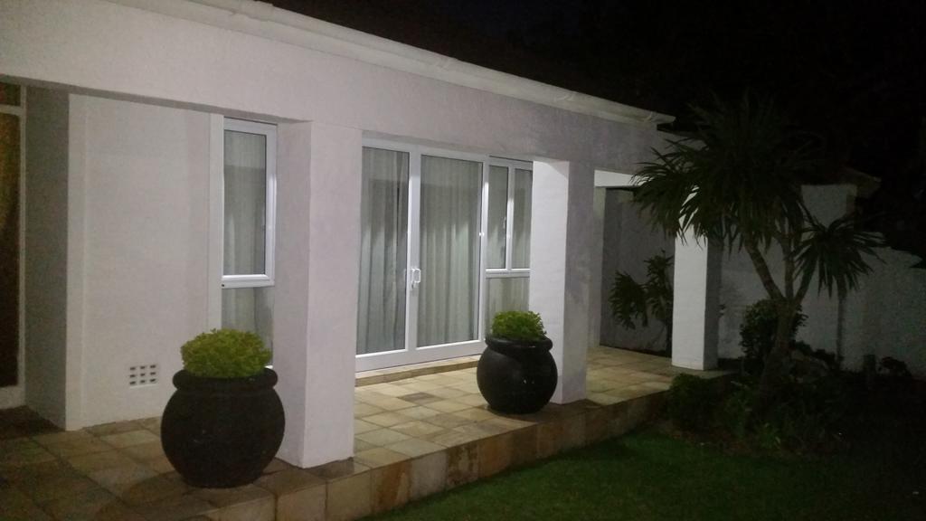 Ballina Ga-El Guesthouse พอร์ตเอลิซาเบธ ภายนอก รูปภาพ