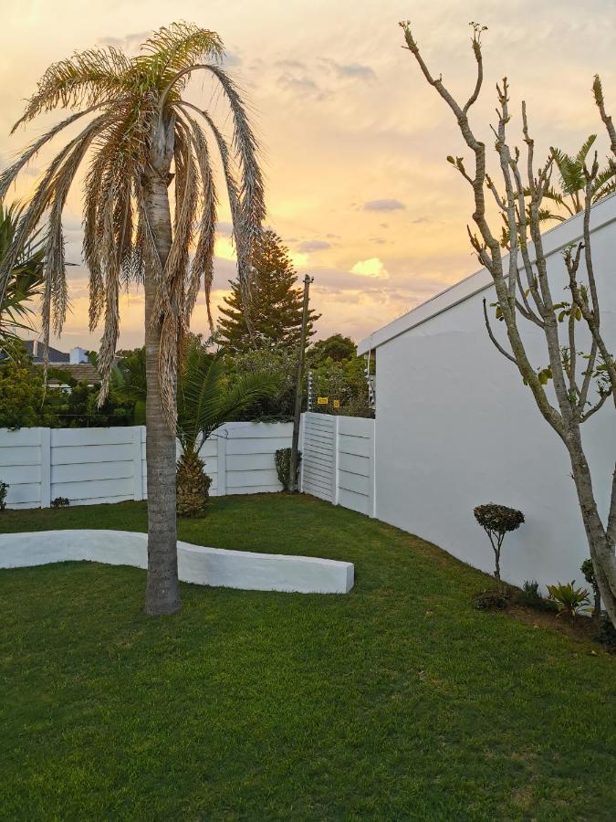 Ballina Ga-El Guesthouse พอร์ตเอลิซาเบธ ภายนอก รูปภาพ