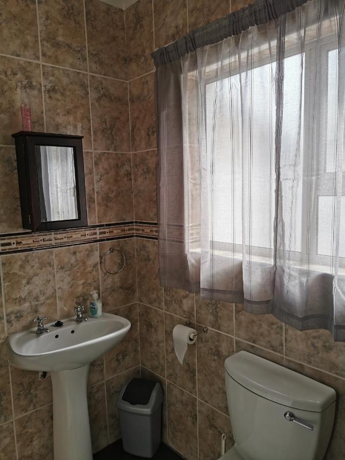 Ballina Ga-El Guesthouse พอร์ตเอลิซาเบธ ภายนอก รูปภาพ